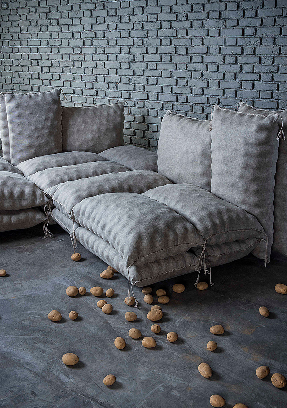 Aloo Bori Sofa