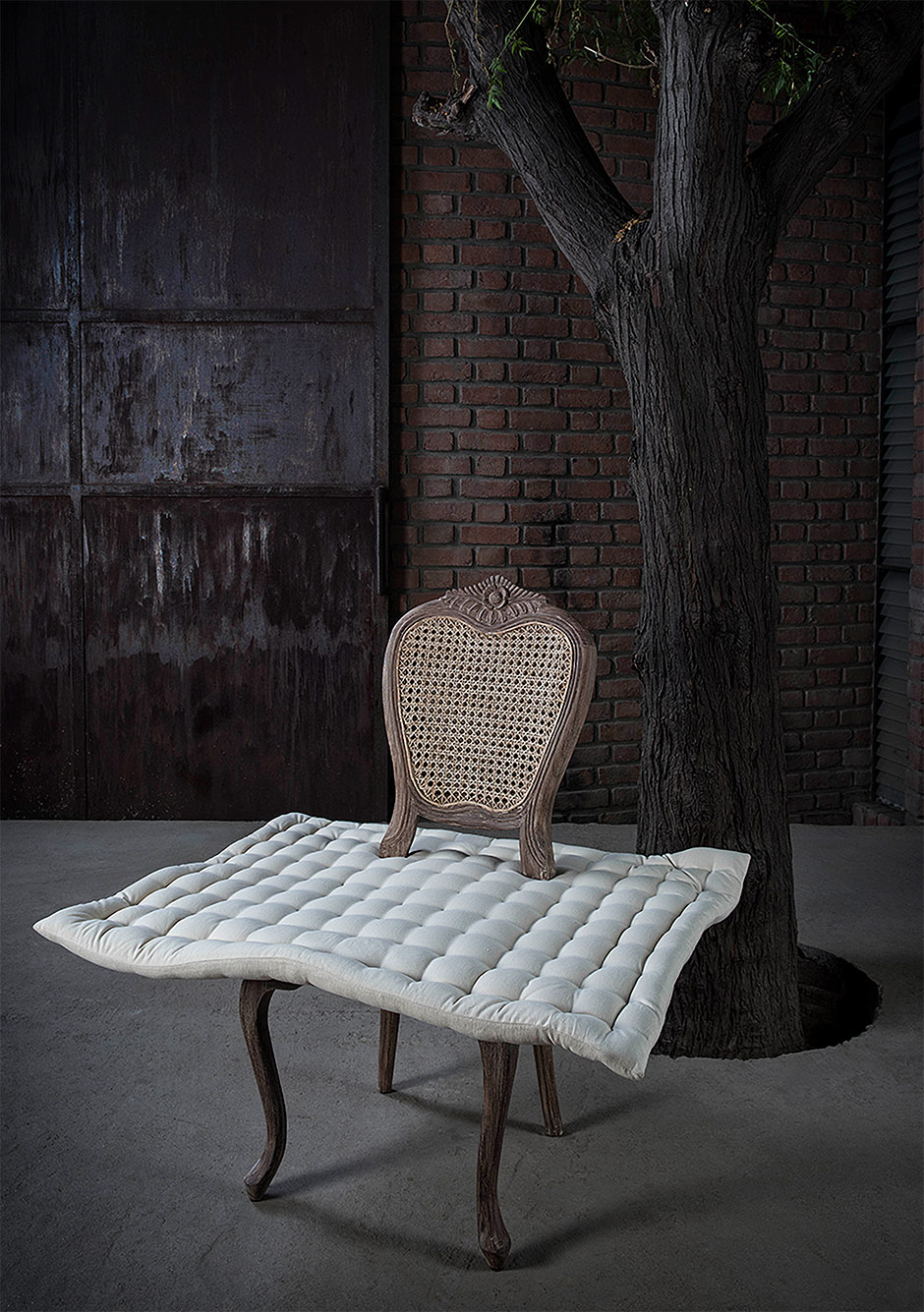 Gadda Floating Chair